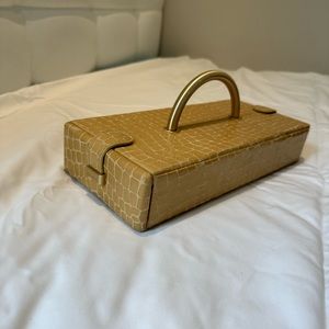 Cult Gaia 1 of 1 sample clutch